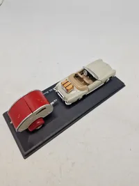 Modelbil med kasse