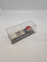Modelbil med kasse