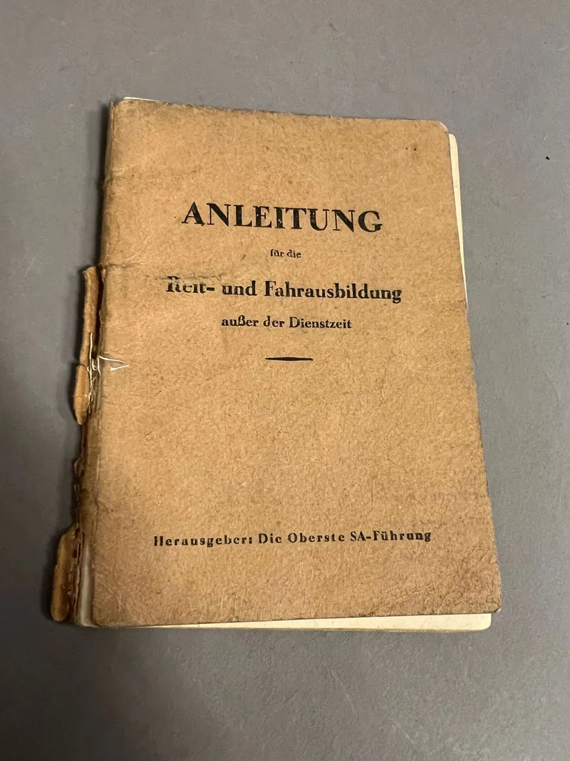 Original Tysk WW2 hæfte om militær ridning