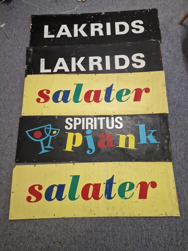 Samling sjældne originale Irma skilte af træ fra 1960’erne - store størrelser. Et skilt er knækket - skal afhentes i Vordingborg