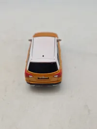 Modelbil med æske