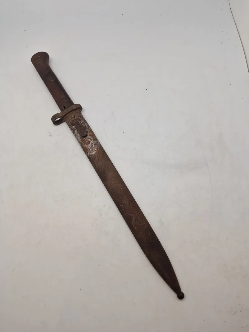 Original tjekkisk bajonet med skede, Loftfund