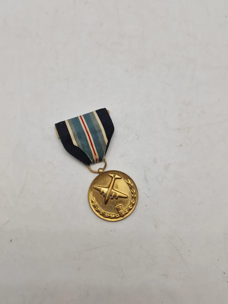 Original medalje for humane action Berlin airlift between june 26 1948-septemper 30 1949