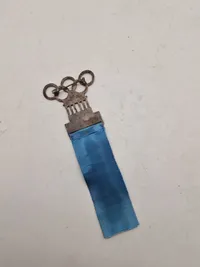 Original Olympischen Spiele 1936 Berlin - Offizielles Teilnehmerabzeichen für einen Sportler in der Sportdisziplin Schwimmen