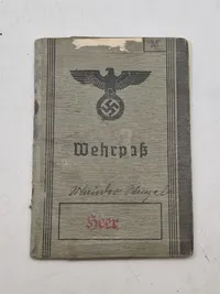 Originalt Heer wehrpas med indtegnelse fra Abwehr spionage mm.