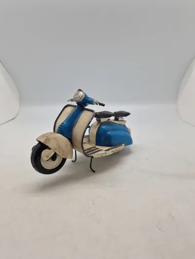 Model motorcykel