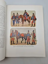 GARDEHUSAR REGIMENTET
GENNEM ÅR