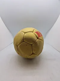 Originalt sjældent eks af BT’s “Den gyldne bold”. Vundet af fodbold spiller under superligaen