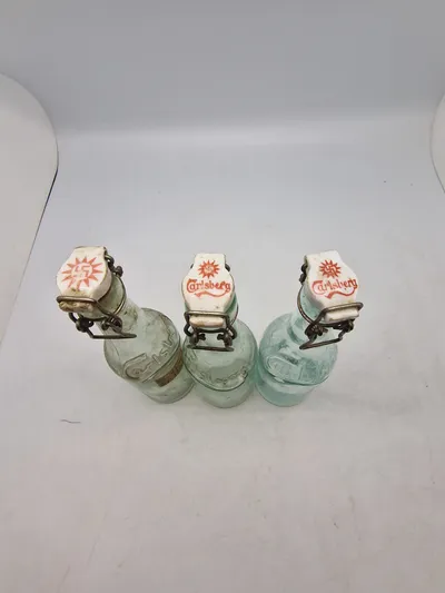 Samling originale Carlsberg patentflasker
