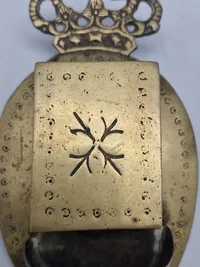 Tændstiksæske holder med krone