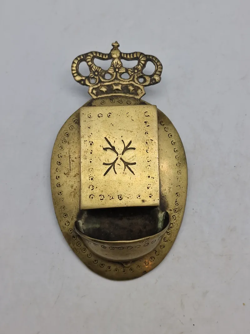 Tændstiksæske holder med krone