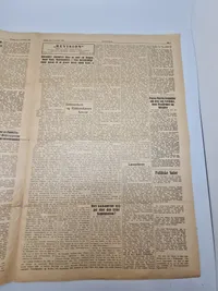 To stk originale eks af avisen “Revision” som var kendt for at hjælpe tidligere frikorps folk
