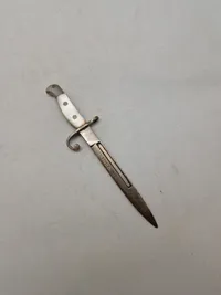 Miniature bajonet