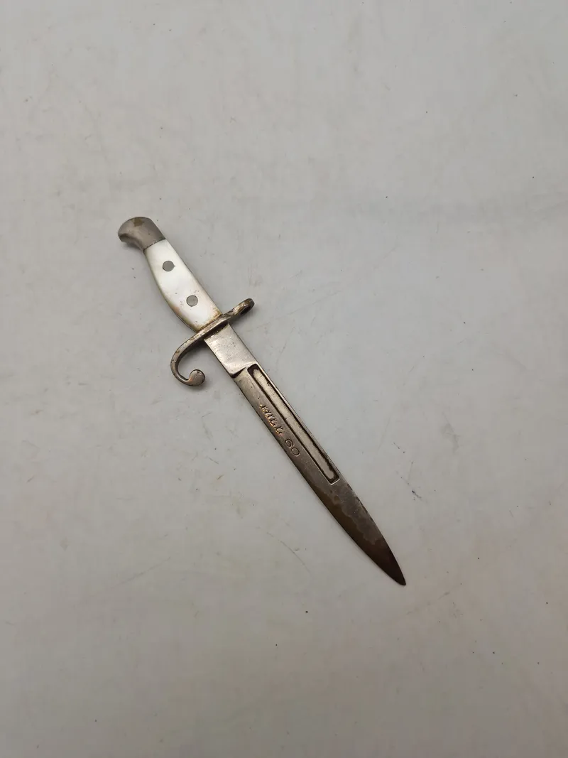 Miniature bajonet