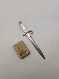 Miniature bajonet