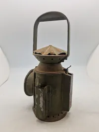 Original WWII C. Eastgate & Sons, Birmingham railway lantern fra 1945 (pilestemplet)