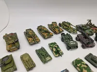 Samling militært legetøj