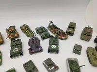 Samling militært legetøj