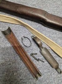 Samling originale Lee Enfield resvervedele (gevær 53/17)