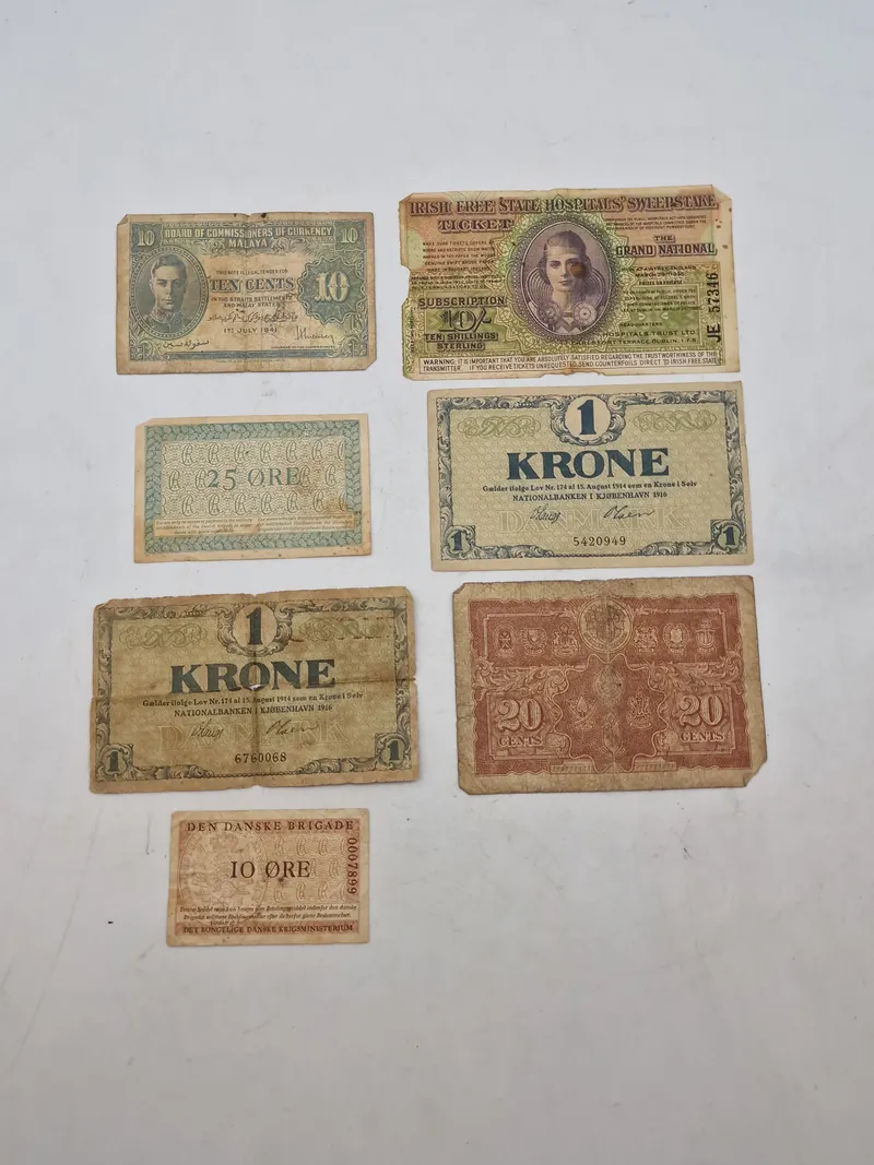 Samling diverse pengesedler
