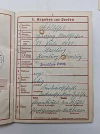 Originalt lot på falden tysk soldat, bl.a. med solbuch og urkunde