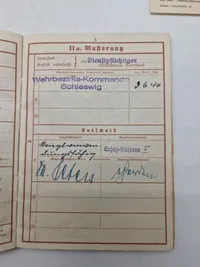Originalt lot på falden tysk soldat, bl.a. med solbuch og urkunde