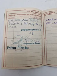 Originalt lot på falden tysk soldat, bl.a. med solbuch og urkunde