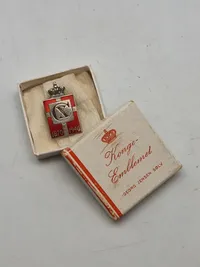 Originalt Georg Jensen kongemærke, sølv og emalje med original æske
