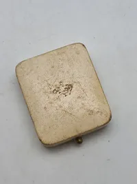 Originalt Georg Jensen kongemærke, sølv og emalje i flot præsentations æske