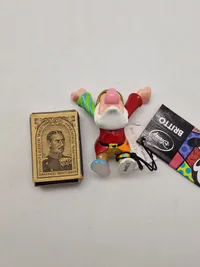 Original Disney figur med æske