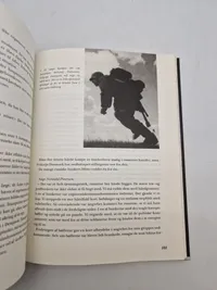 Frontsvin, Forrædere og Frostknuder (Hardcover)