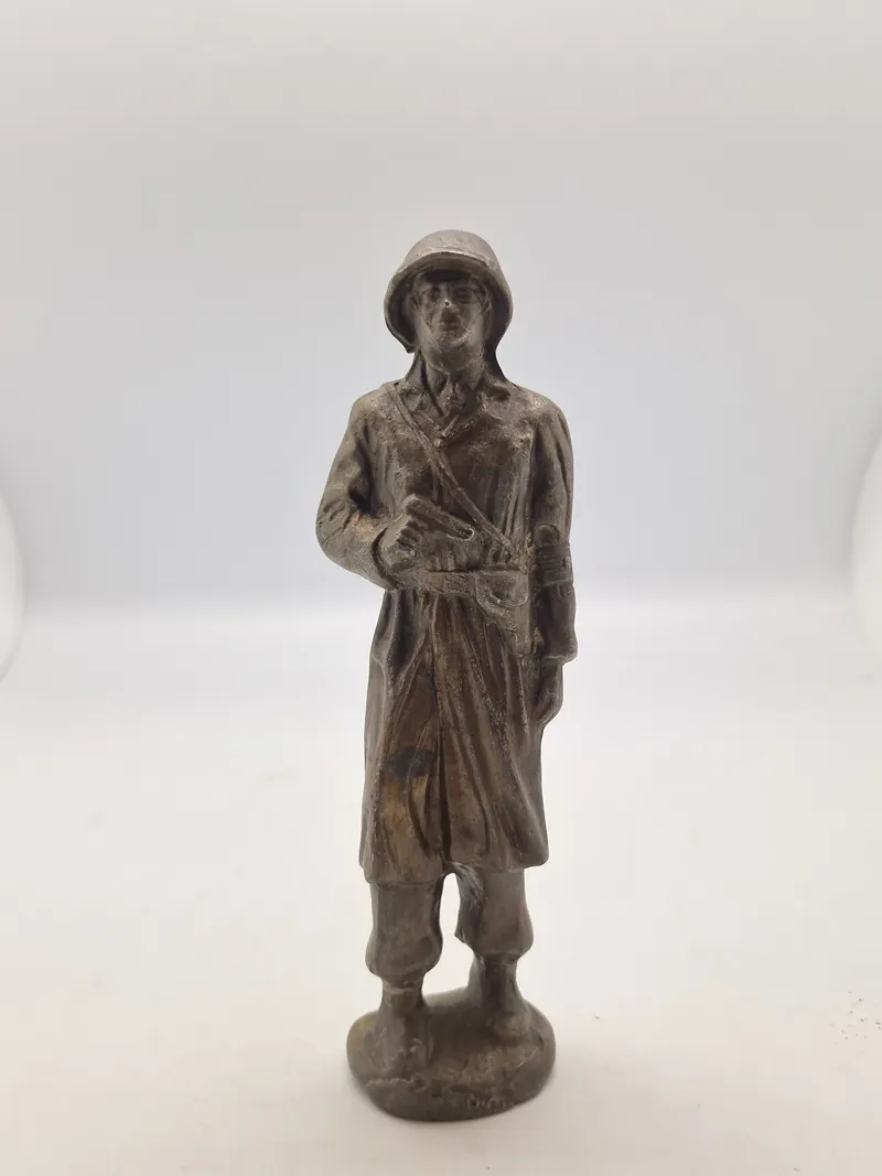 Original figur forstillende dansk modstandsmand