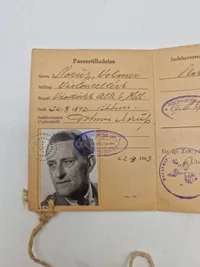 Originalt lot på dansk modstandsmand med både tysk og dansk id kort mm. (Senere koncertmester ved Danmarks radio)