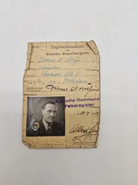Originalt lot på dansk modstandsmand med både tysk og dansk id kort mm. (Senere koncertmester ved Danmarks radio)