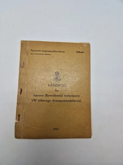 HÅNDBOG
for
hærens (flyvevåbnets) motorførere VW folkevogn (transportmodellerne).
1957.