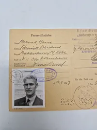 Sjældne originale WW2 passér tilladelser til flyvestation Værløse