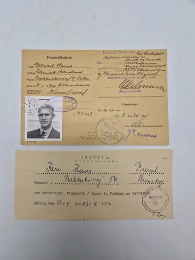Sjældne originale WW2 passér tilladelser til flyvestation Værløse
