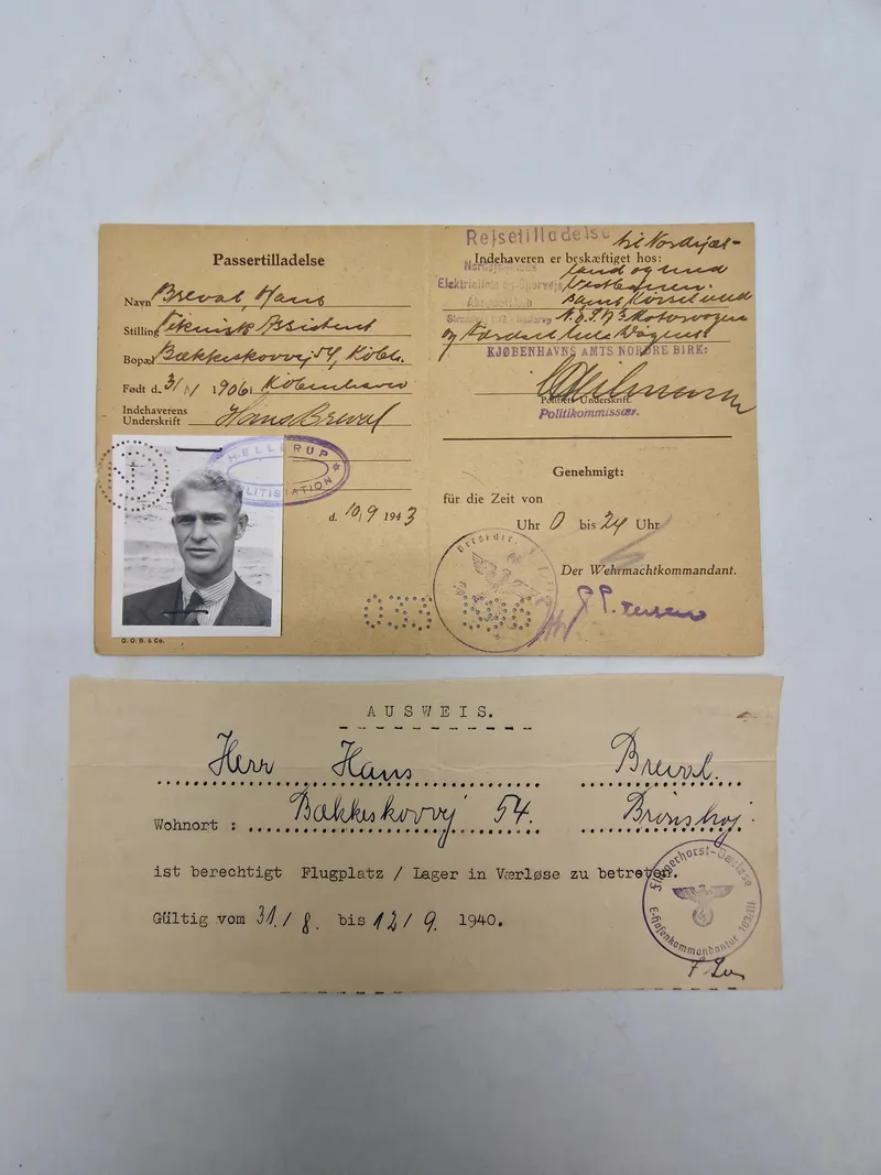 Sjældne originale WW2 passér tilladelser til flyvestation Værløse
