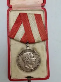 Original Kong Christian X medalje med æske