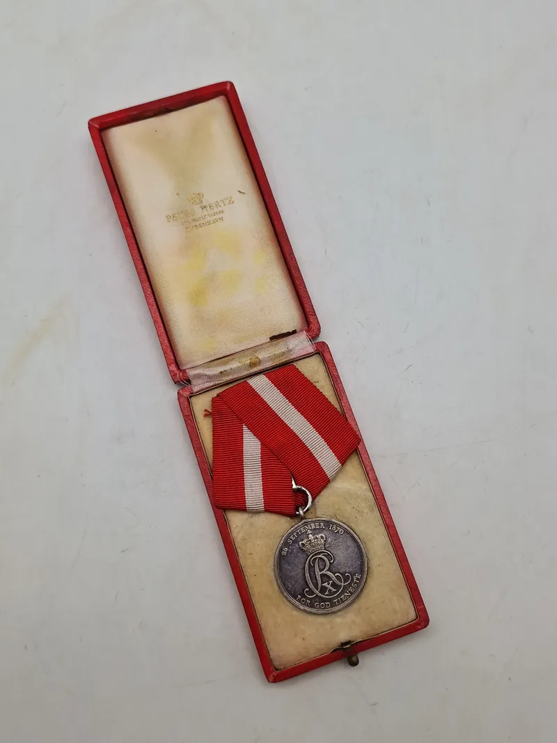 Original Kong Christian X sølvmedalje - for god tjeneste ved Hæren