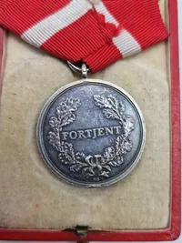 Original Kong Christian X sølvmedalje - for god tjeneste ved Hæren
