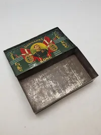 Original metalæske med motiv af Kong Christian X