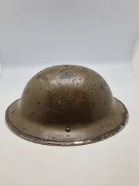 Original engelsk hjelm, brugt i NordAfrika, 1940