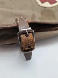 Original militær førstehjælpstaske fra Den Danske brigade i Sverige WW2