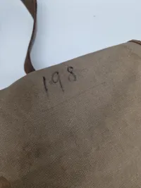 Original militær førstehjælpstaske fra Den Danske brigade i Sverige WW2