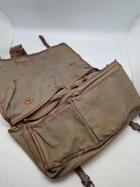Original militær førstehjælpstaske fra Den Danske brigade i Sverige WW2