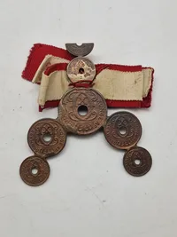 Originalt smykke lavet under ww2 af mønter