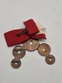 Originalt smykke lavet under ww2 af mønter