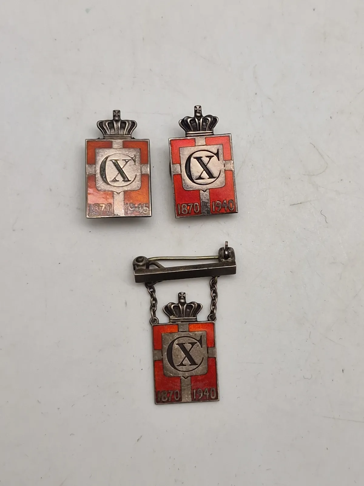 Originale Georg Jensen kongemærker - Sterlingsølv og emalje