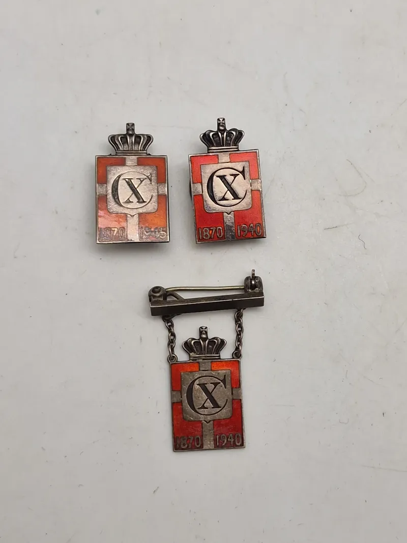 Originale Georg Jensen kongemærker - Sterlingsølv og emalje